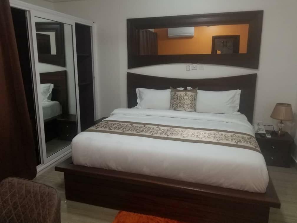 Grace Garden Hotel Sekondi-Takoradi Ngoại thất bức ảnh